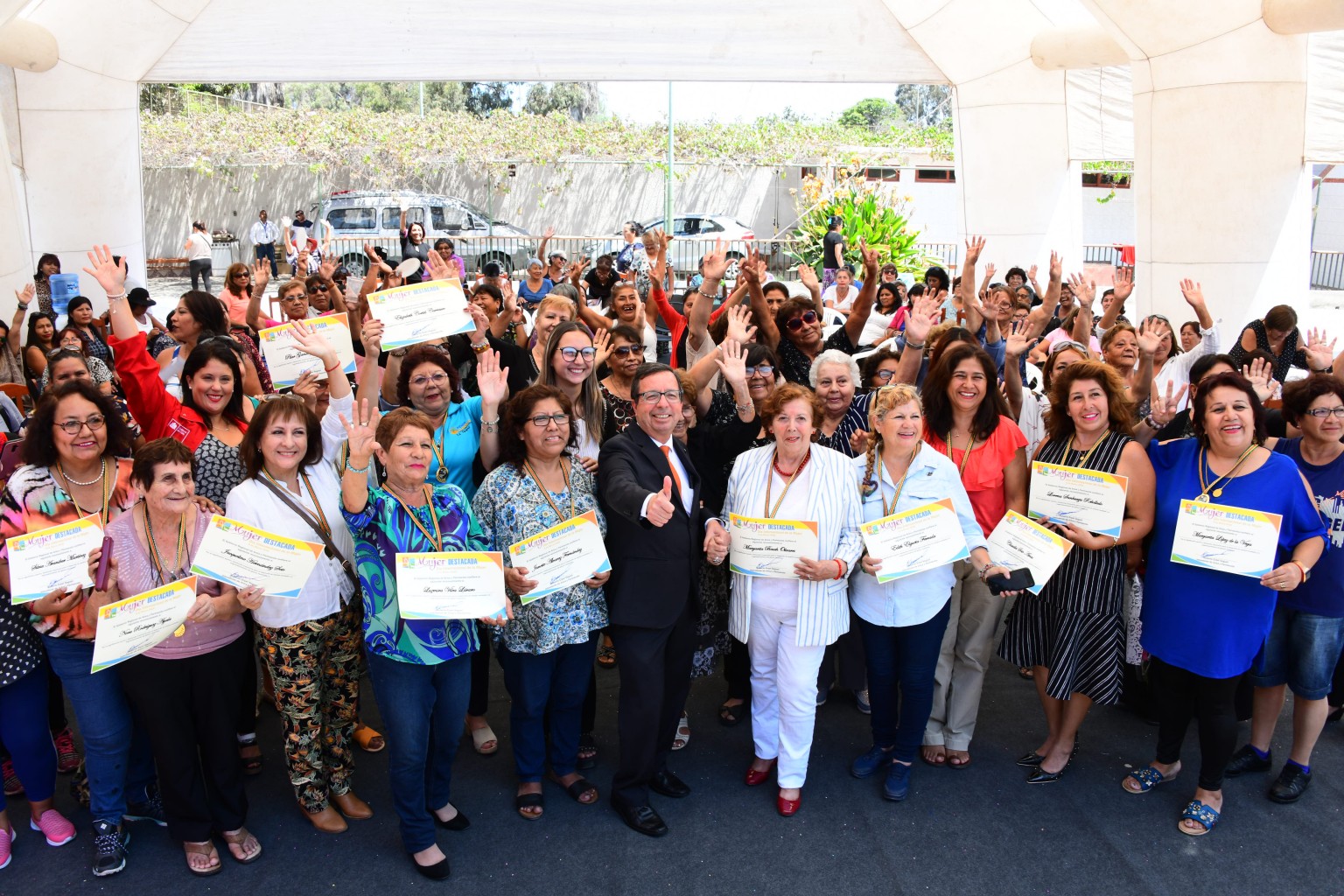 Mujeres premiadas.JPG